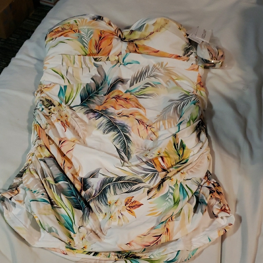 Jantzen Green and White One Piece Swimsuit with Tropical Print